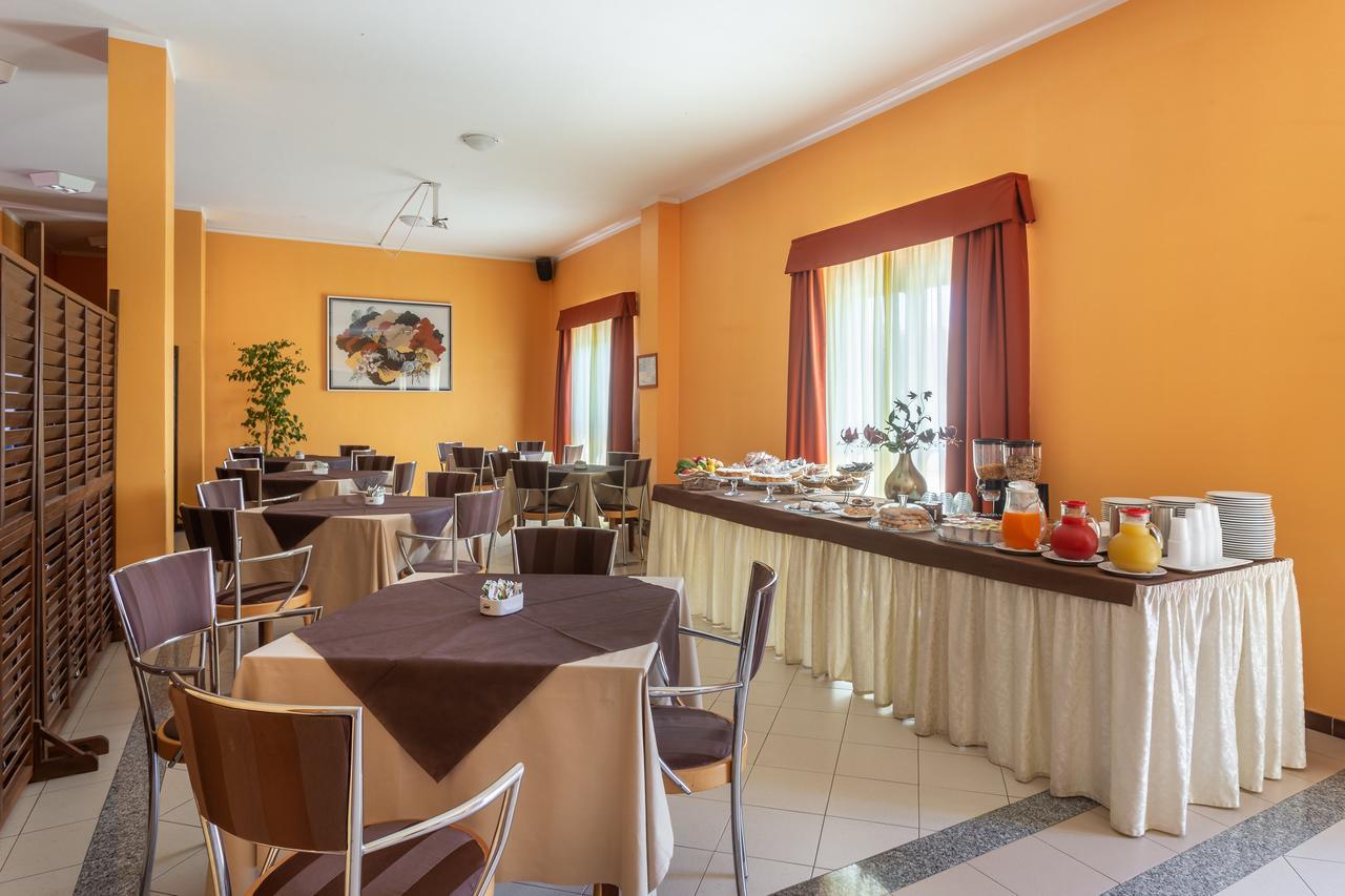 Rodia Inn Oristano Exterior foto