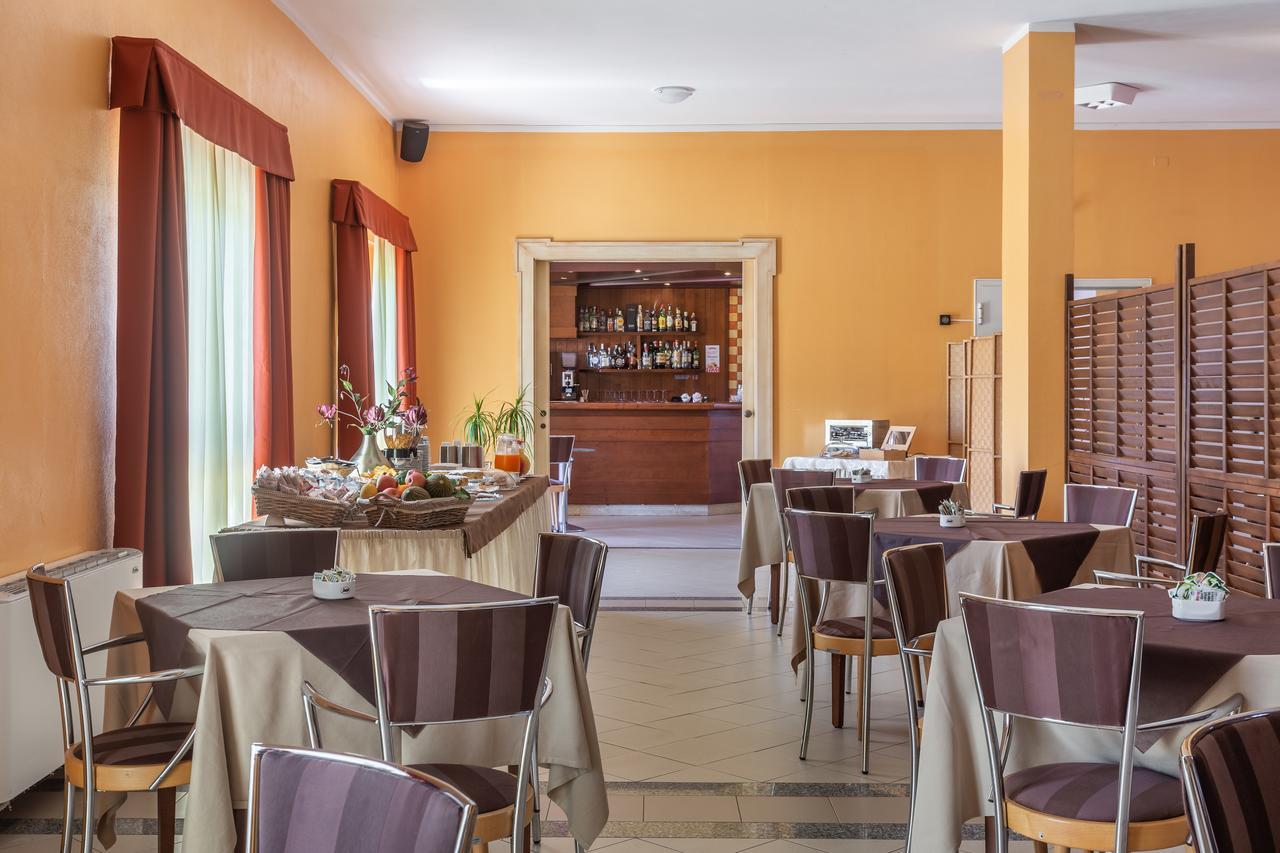 Rodia Inn Oristano Exterior foto